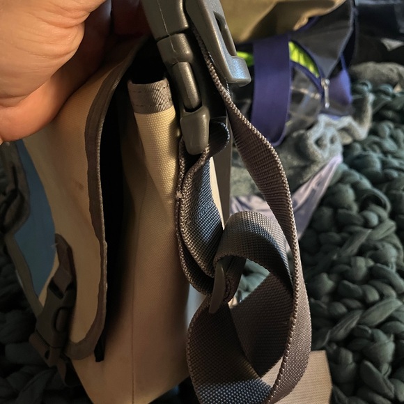 Timbuk2 Messenger Bag (small-fits 13-14” laptop) - Picture 9 of 11